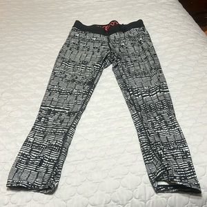 Nike dry fit black and white leggings size medium
